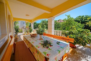 Apartments Mladenka
