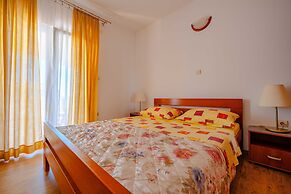 Apartments Mladenka