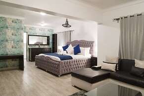 8-bedroom Penthouse With Private Jacuzzi & Rooftop