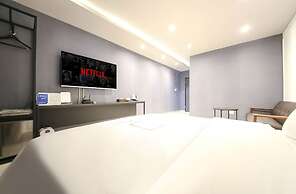 City Hotel