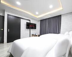 City Hotel