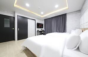 City Hotel