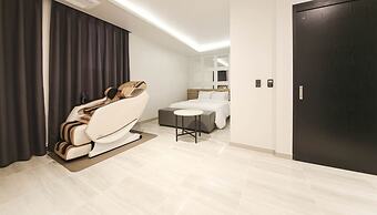 City Hotel
