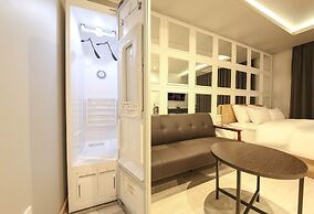 City Hotel