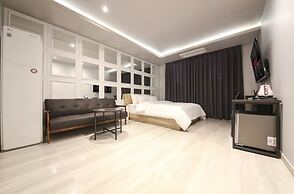 City Hotel