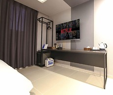 City Hotel