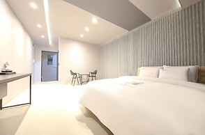 City Hotel
