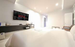 City Hotel