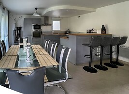 La Maison De Delsy