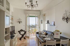 Homey Seaview Apartment