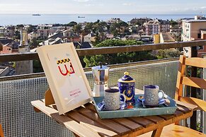 Homey Seaview Apartment