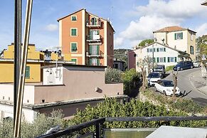 Homey Seaview Apartment