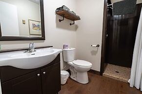 Stoco Lake Lodge