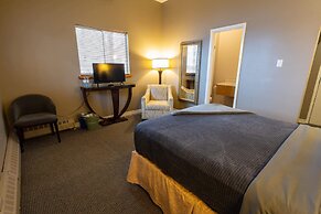 Stoco Lake Lodge