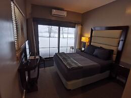 Stoco Lake Lodge
