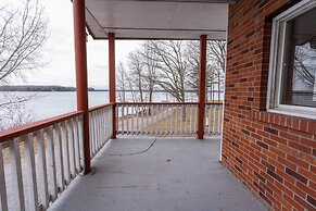 Stoco Lake Lodge