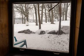 Stoco Lake Lodge