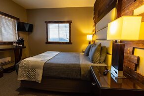 Stoco Lake Lodge