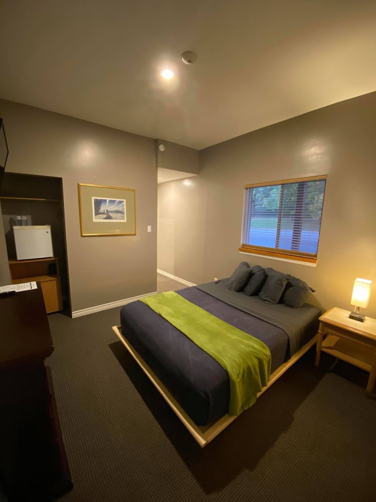 Stoco Lake Lodge