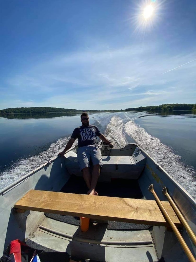 Stoco Lake Lodge