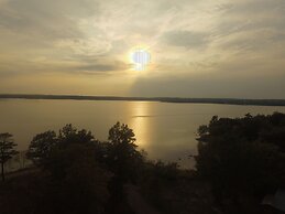 Stoco Lake Lodge