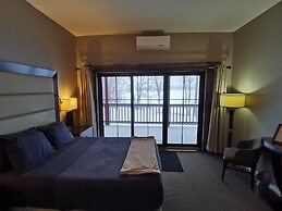 Stoco Lake Lodge