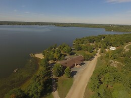 Stoco Lake Lodge