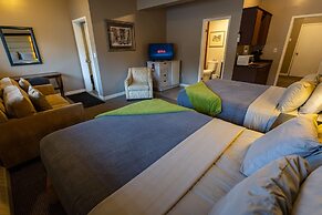 Stoco Lake Lodge