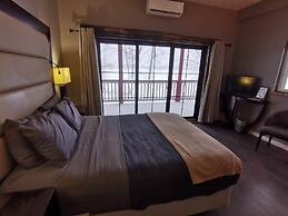 Stoco Lake Lodge