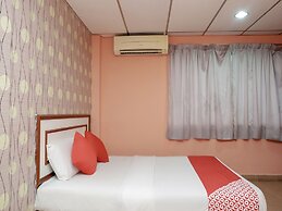 OYO 90167 Hotel Tiara