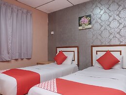 OYO 90167 Hotel Tiara