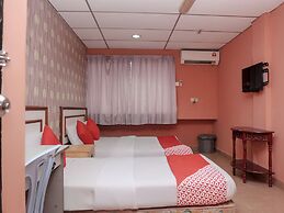 OYO 90167 Hotel Tiara