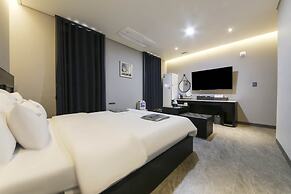 The City Hotel