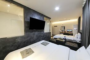 The City Hotel