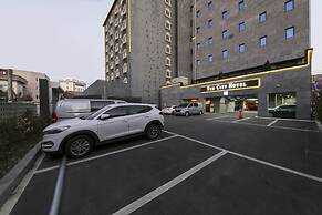 The City Hotel