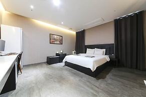 The City Hotel