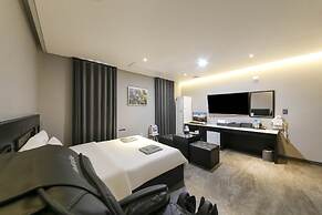 The City Hotel