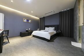 The City Hotel