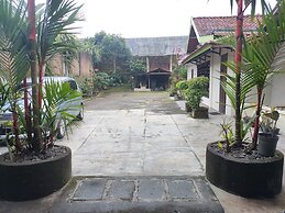 Sri MK Hotel