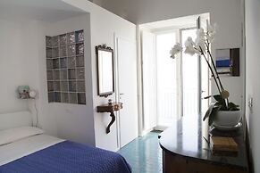 2 Bed Flat - Sleeps 4 - Parking - Wifi