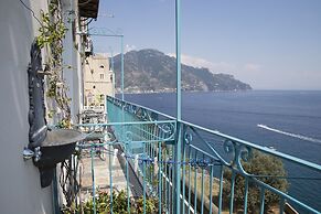 2 Bed Flat - Sleeps 4 - Parking - Wifi