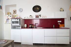 2 Bed Flat - Sleeps 4 - Parking - Wifi
