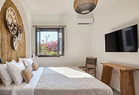 Omilos Beachfront House