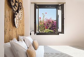 Omilos Beachfront House