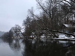 Sazava River Cottage With Boating Experience