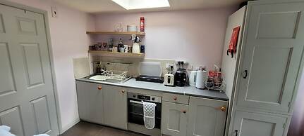 Cosy Self-contained Studio Flat in Bristol