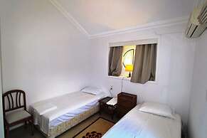 Villa Center