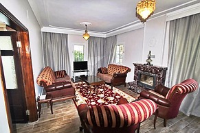 Villa Center