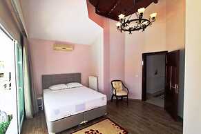 Villa Center