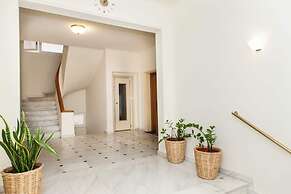 Centrally Located Studio In Athens